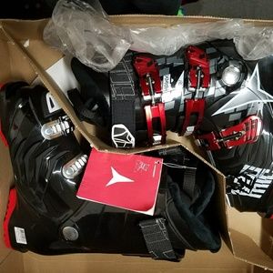 Atomic boots Hawx ski boots